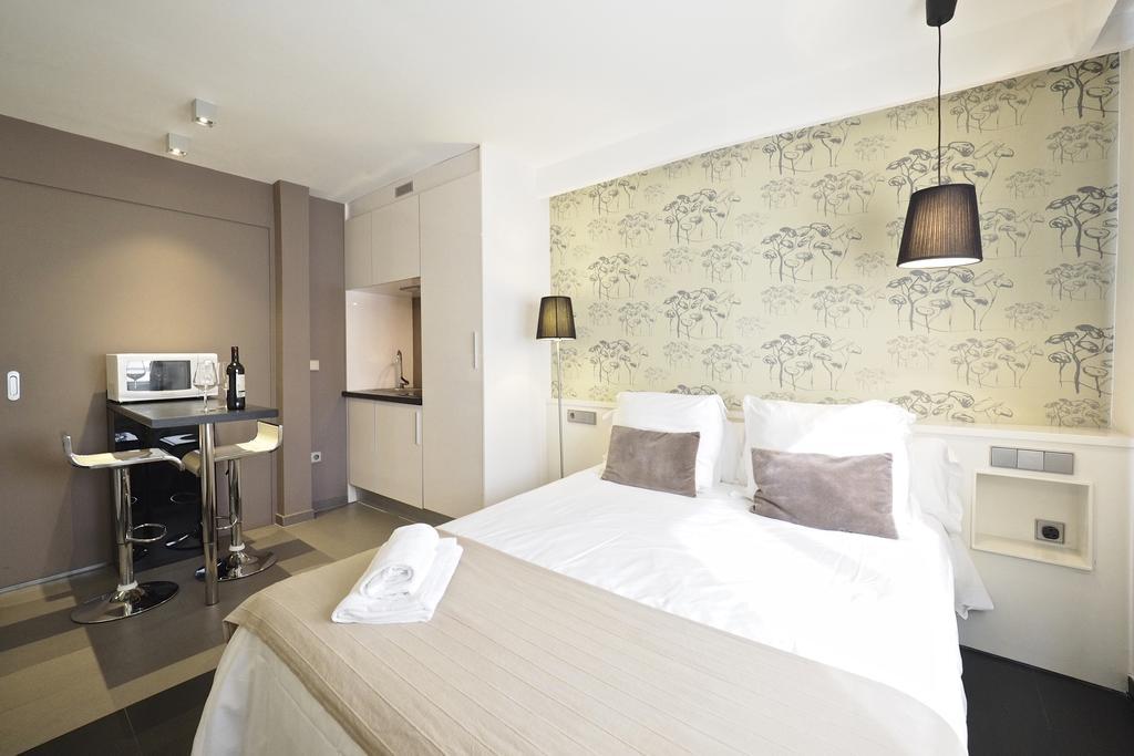 Barcelona Fifteen Central Aparthotel Екстер'єр фото