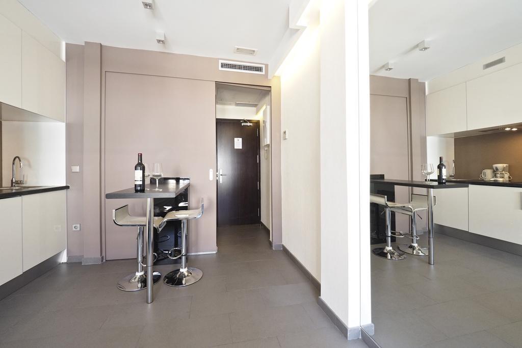 Barcelona Fifteen Central Aparthotel Екстер'єр фото