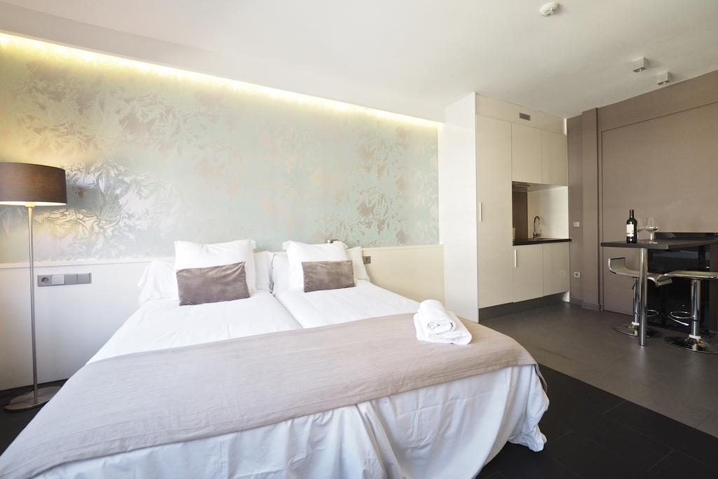 Barcelona Fifteen Central Aparthotel Екстер'єр фото